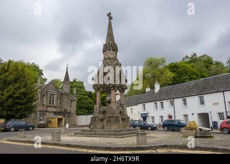 Atholl Memorial Fountain erbaut im Jahr 1866, Dunkeld Perthshire, Schottland. Juni 2021 Stockfoto