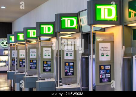 Automatische Geldautomat (ATM) der Toronto Dominion (TD) Bank im unterirdischen PFAD in der Innenstadt DistrictNov. 18, 2021 Stockfoto