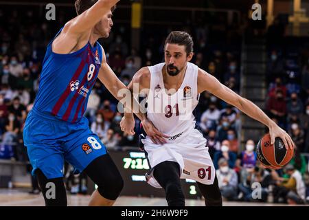 Alexey Shved von CSKA Moscow während des EuroLeague-Basketballmatches der Turkish Airlines zwischen dem FC Barcelona und dem CSKA Moscow am 17. November 2021 im Palau Blaugrana in Barcelona, Spanien - Foto: Javier Borrego/DPPI/LiveMedia Stockfoto