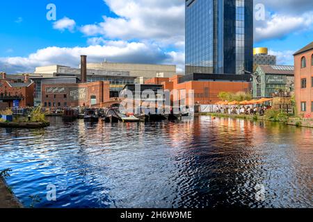 Regency Wharf am Gas Street Basin Knotenpunkt des Birmingham Canal Old Line, im Herzen von Birmingham in den Midlands. Stockfoto