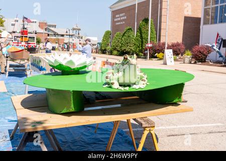 Diese Bilder stammen von einem Sitka DIY Boot Building Festival, das ich im vergangenen Sommer im Door County Maritime Museum in Sturgeon Bay Wisconsin fotografiert habe. Stockfoto