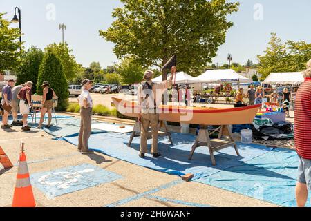 Diese Bilder stammen von einem Sitka DIY Boot Building Festival, das ich im vergangenen Sommer im Door County Maritime Museum in Sturgeon Bay Wisconsin fotografiert habe. Stockfoto