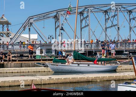 Diese Bilder stammen von einem Sitka DIY Boot Building Festival, das ich im vergangenen Sommer im Door County Maritime Museum in Sturgeon Bay Wisconsin fotografiert habe. Stockfoto