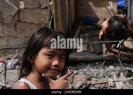 Burnt Place, Manila Philippinen, Kinder, Erwachsene, Gebaut, Schlechte Gegend Stockfoto