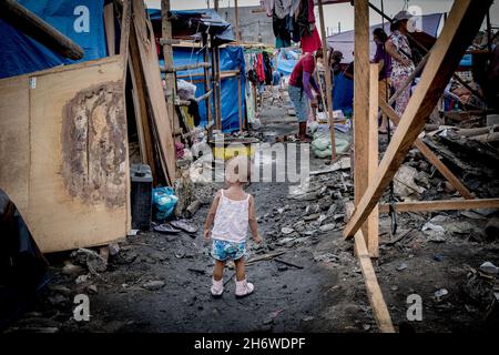 Burnt Place, Manila Philippinen, Kinder, Erwachsene, Gebaut, Schlechte Gegend Stockfoto