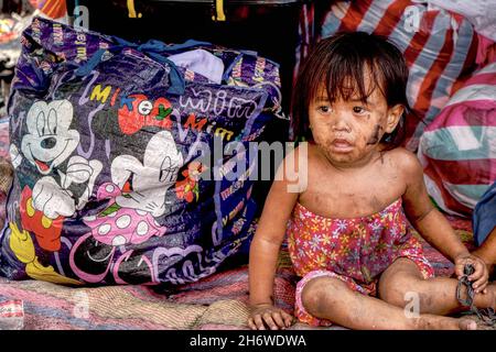 Burnt Place, Manila Philippinen, Kinder, Erwachsene, Gebaut, Schlechte Gegend Stockfoto