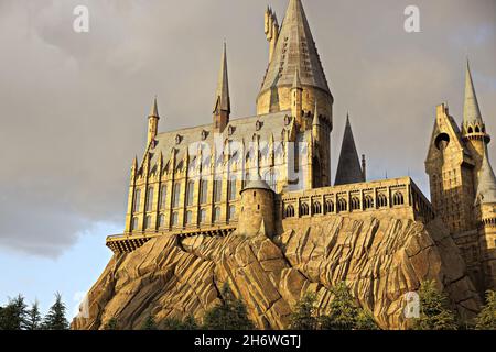 Schloss Hogwarts in der Zauberwelt von Harry Potter in den Universal Studios Japan in Osaka. Stockfoto