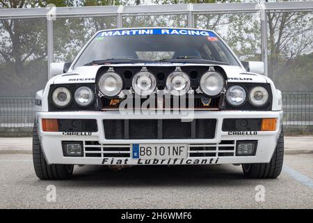 MONTMELO, SPANIEN-10. OKTOBER 2021: 1989 Lancia Delta integrale HF 16V 'Martini', Vorderansicht Stockfoto