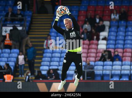 LONDON, ENGLAND - 3. OKTOBER 2021: Kasper Schmeichel aus Leicester im Vorfeld des Spielwochenspiels der Premier League 7 zwischen dem Crystal Palace FC und dem City FC Leicester im Selhurst Park im Jahr 2021-22. Copyright: Cosmin Iftode/Picstaff Stockfoto