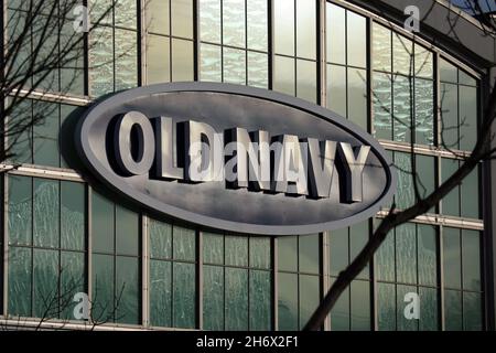 Im November 2021 ist ein Geschäft der Alten Marine in Lynnwood, Washington, USA, abgebildet Stockfoto