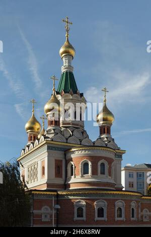 Russisch-orthodoxe Kathedrale zum heiligen Nikolaus in Wien, Österreich. Die vom russischen Architekten Grigory Kotov (Grigorij Kotow) entworfene Kirche wurde zwischen 1893 und 1899 vom italienischen Architekten Luigi Giacomelli erbaut. Stockfoto