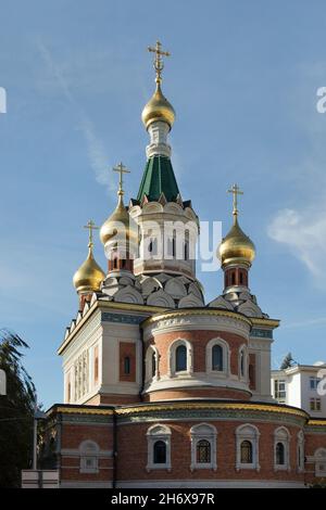 Russisch-orthodoxe Kathedrale zum heiligen Nikolaus in Wien, Österreich. Die vom russischen Architekten Grigory Kotov (Grigorij Kotow) entworfene Kirche wurde zwischen 1893 und 1899 vom italienischen Architekten Luigi Giacomelli erbaut. Stockfoto