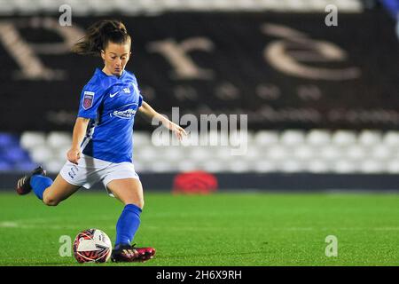 Christie Murray (Birmingham City 10) nimmt Freistoß Während des Womens Conti Cup Spiels zwischen Birmingham City & West Ham im St. Andrew's Trillion Trophy Stadium in Birmingham, England Karl W Newton/Sports Press Photo Stockfoto