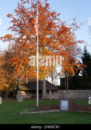 Malmedy, Belgien - 28. Oktober 2021: Memorial Prisoners of war in Baugnez, das dem Massaker von Malmedy gewidmet ist. Lüttich. Selektiver Fokus Stockfoto