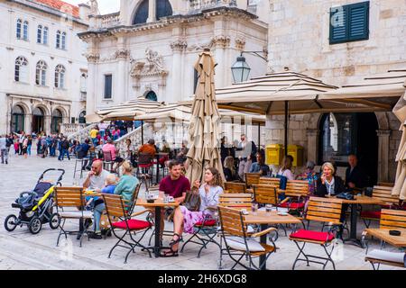 Café-Terrasse, Luza-Platz, Grad, Altstadt, Dubrovnik, Kroatien Stockfoto