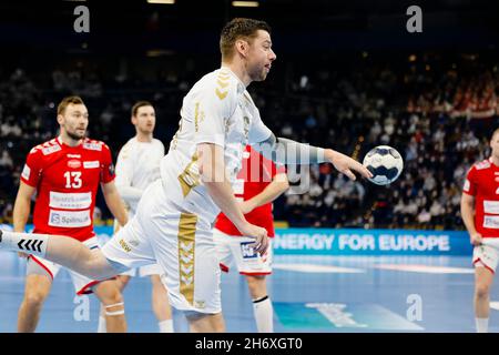 Kiel, Deutschland. November 2021. Handball: Champions League, THW Kiel - Aalborg HB, Gruppenphase, Gruppe A, Matchday 7, Wunderino Arena. Der Kieler Niclas Ekberg wirft auf das Tor. Quelle: Frank Molter/dpa/Alamy Live News Stockfoto