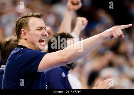 Kiel, Deutschland. November 2021. Handball: Champions League, THW Kiel - Aalborg HB, Gruppenphase, Gruppe A, Matchday 7, Wunderino Arena. Kieler Trainer Filip Jicha gestikuliert am Rande. Quelle: Frank Molter/dpa/Alamy Live News Stockfoto