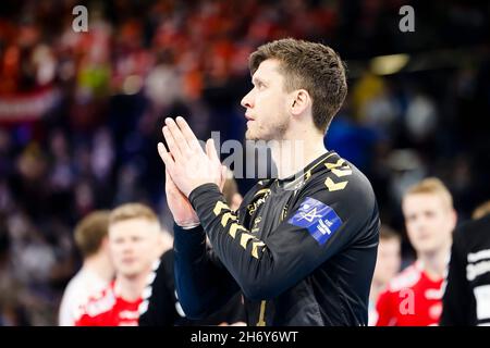 Kiel, Deutschland. November 2021. Handball: Champions League, THW Kiel - Aalborg HB, Gruppenphase, Gruppe A, Matchday 7, Wunderino Arena. Kiels Torwart Niklas Landin applaudiert nach dem Spiel. Quelle: Frank Molter/dpa/Alamy Live News Stockfoto