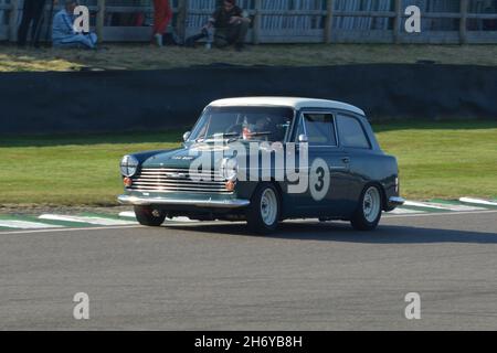 James Thorpe's #3 Austin A40 Mk 2 von Jean-Eric Vergne im Teil 1 des St. Mary's Trophy-Rennens Goodwood Revival 18th Sep 2021 Stockfoto