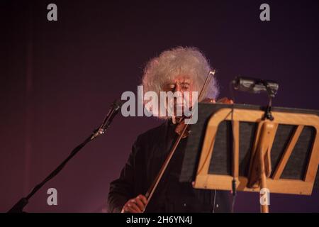 17. November 2021, Bologna, Italien: Angelo Branduardi im Celebrations Theatre in Bologna mit der Tour von ''Il Cammino dell'Anima' (Bild: © Carlo Vergani/Pacific Press via ZUMA Press Wire) Stockfoto