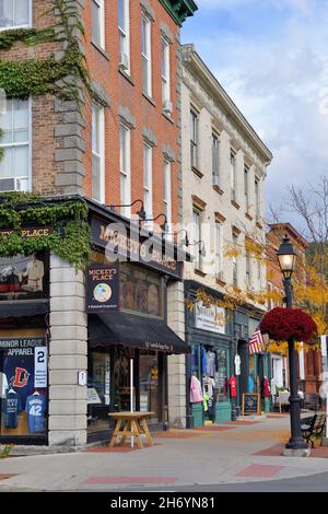 Cooperstown, New York, USA. Saubere und malerische Straße in der kleinen, im Bundesstaat New York gelegenen Stadt Cooperstown. Stockfoto