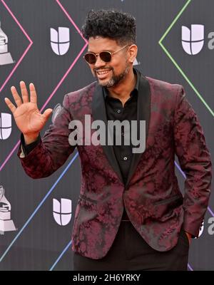 Nevada, Usa. 18th. November 2021. Wizzmer kommt am Donnerstag, den 18. November 2021, zu den Latin Grammy Awards 22nd in der MGM Garden Arena in Las Vegas, Nevada, an. Foto von Jim Ruymen/UPI Credit: UPI/Alamy Live News Stockfoto