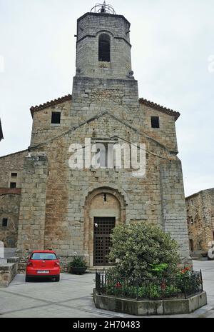 Kirche von Massanet de Cabrenys Gemeinde der katalanischen Region Alto Ampurdán in der Provinz Gerona, Katalonien, Spanien Stockfoto