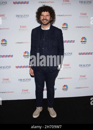 18. November 2021, Los Angeles, Kalifornien, USA: Marc Azoulay. Die Los Angeles-Premiere von „Paper and Glue: A JR Project“ (Foto: © Billy Bennight/ZUMA Press Wire) Stockfoto