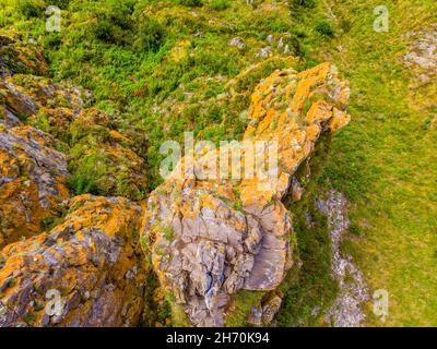 Blauer Katun Fluss und Tschertow palets Altai Berge republik Russland, Luftaufnahme von oben. Stockfoto