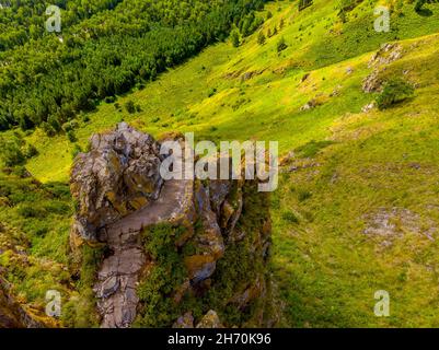 Blauer Katun Fluss und Tschertow palets Altai Berge republik Russland, Luftaufnahme von oben. Stockfoto