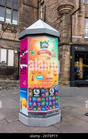 Morris Column Sign Board Street Plakatwand In Grassmarket Edinburgh Stockfoto