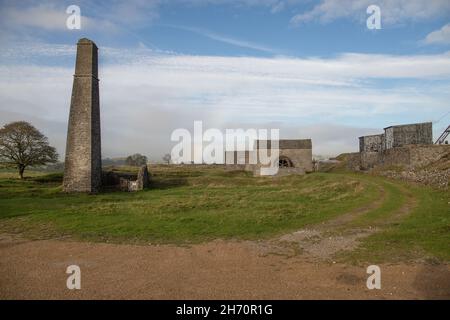 Regenbogen über der Mine Magpie im Peak District, Derbyshire, aufgenommen am 6th. November 2021. Stockfoto