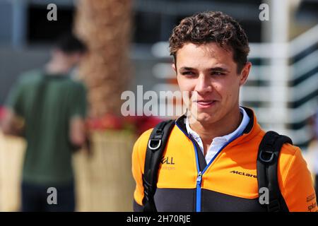 Doha, Katar. 19th. November 2021. Lando Norris (GBR) McLaren. 19.11.2021 Formel-1-Weltmeisterschaft, Rd 20, Großer Preis Von Katar, Doha, Katar, Übungstag. Bildnachweis sollte lauten: XPB/Press Association Images. Quelle: XPB Images Ltd/Alamy Live News Stockfoto