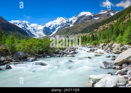 Morteratsch Tal mit Piz Palue (3905 m), Piz Bernina (4049 m), Piz Morteratsch (3751 m) und der Morteratschgletscher im Herbst. Oberengadin, Graubünden, Schweiz Stockfoto