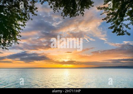 Blick von Arbon über den Bodensee bei Sonnenaufgang, Kanton Thurgau, Schweiz Stockfoto