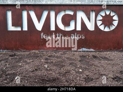 Livigno, Italien - 29. September 2021: Livigno ist eine Stadt und ein speziell verwaltetes Gebiet in der Region Lombardei in den italienischen Alpen und eine Pflicht f Stockfoto