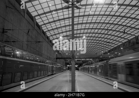 Bahnhof am Flughafen Köln/Bonn (CGN) in Deutschland. Stockfoto