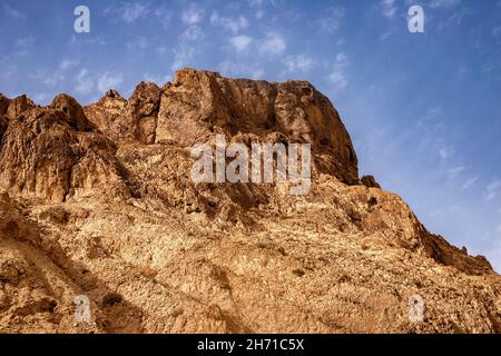 Bergoase Chebik, Sahara-Wüste. Blick auf das Atlasgebirge. Tunesien Stockfoto