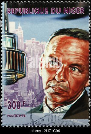 Frank Sinatra Porträt auf Briefmarke von Niger Stockfoto