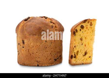 Panettone Cake: Traditioneller italienischer Weihnachtskuchen aus Mailand, Kuchen in Scheiben auf Weiß Stockfoto
