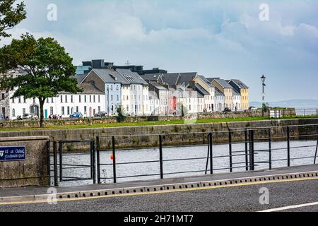 Bunte Häuser von Galway Blick vom Claddagh Quay, Galway, Irland, Europa Stockfoto