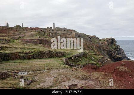Levant Tin Mine an der Küste von North Cornwall Stockfoto