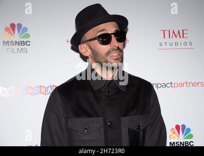 18. November 2021 – Los Angeles, Kalifornien – JR. Die Premiere von „Paper and Glue: A JR Project“ in Los Angeles Stockfoto