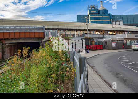 Der Bahnhof Warrington Bank Quay, der als Teil einer neuen Strecke nach Marsden und Leeds durch Manchester neu entwickelt werden soll. Die Abbildung zeigt die untere Pegellinie. Stockfoto