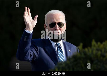 US-Präsident Joe Biden verläßt das Walter Reed Medical Center nach einer Koloskopie in Bethesda, Maryland, USA. 19th. November 2021. Quelle: SIPA USA/Alamy Live News Stockfoto