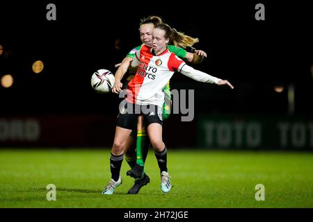 ROTTERDAM, NIEDERLANDE - 19. NOVEMBER: Manique de Vette von Feyenoord während des Pure Energie Eredivisie Vrouwen-Spiels zwischen Feyenoord Rotterdam Vrouwen 1 und ADO Den Haag Vrouwen 1 am Nieuw Varkenoord am 19. November 2021 in Rotterdam, Niederlande (Foto: Yannick Verhoeven/Orange Picics) Quelle: Orange Pics BV/Alamy Live News Stockfoto