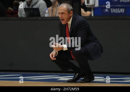 St. Petersburg, Russland. 19th. November 2021. Ettore Messina Cheftrainer der BC Armani Exchange während des EuroLeague-Spiels von Turkish Airlines BC Zenit gegen AX Armani in der Sibur Arena in Sankt Petersburg. ST. PETERSBURG, - NOVEMBER 19: Foto von Anatoliy Medved Quelle: Orange Pics BV/Alamy Live News Stockfoto