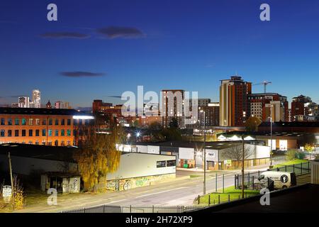 Blick von der Canal Road in Armley in Richtung Leeds City Centre Stockfoto