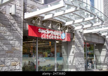 Vancouver, Kanada - 3,2021. September: Blick auf den Drogerie-Shop von Shoppers auf dem Campus der UBC University Stockfoto