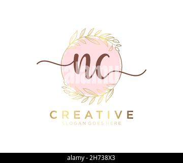 Feminines NC-Logo. Verwendbar für Natur, Salon, Spa, Kosmetik und Beauty Logos. Flaches Vektor-Logo-Design-Template-Element. Stock Vektor